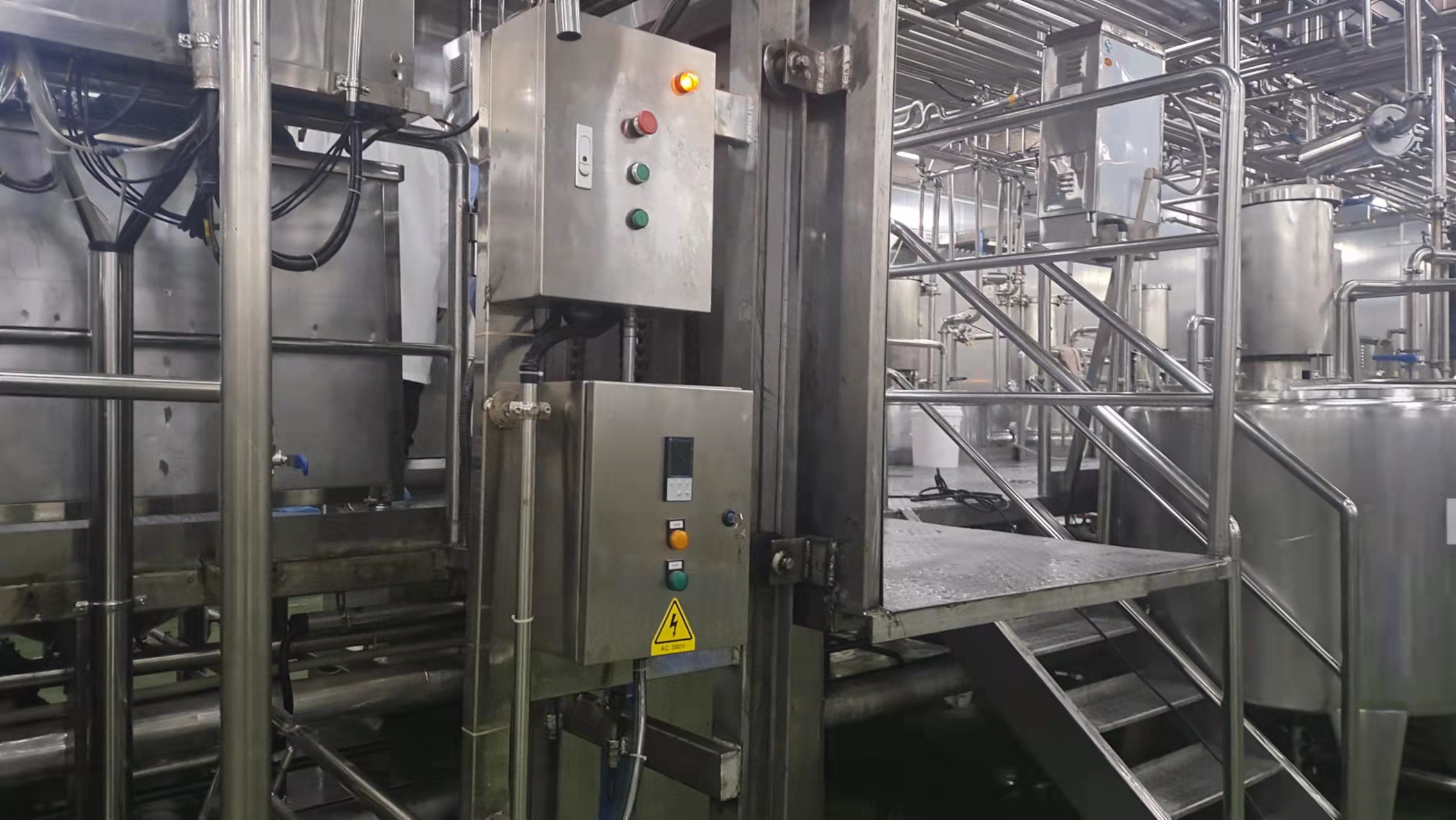 不锈钢升降平台(图1)