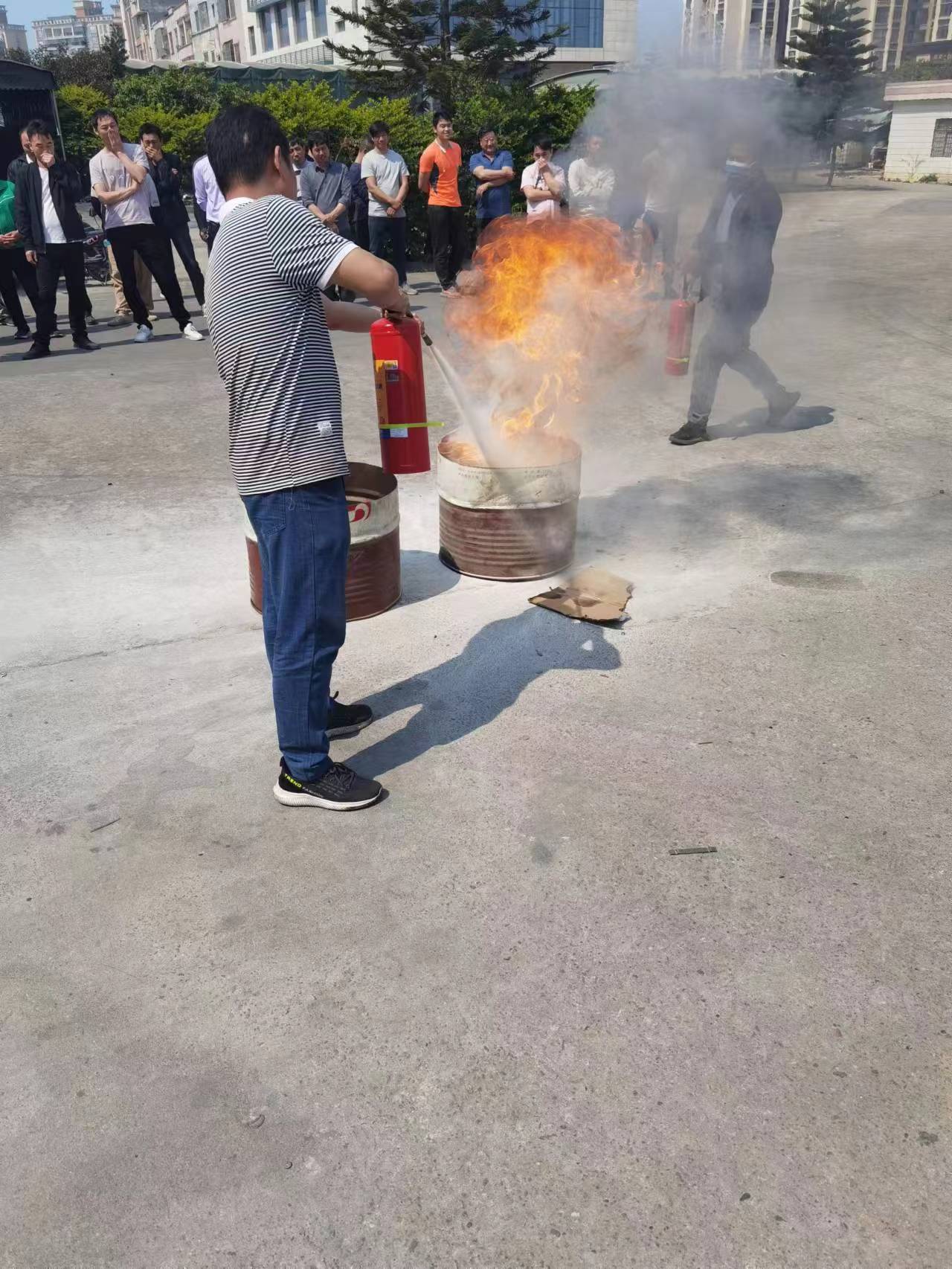 安全意识--消防演练(图1) 安全意识--消防演练(图1)